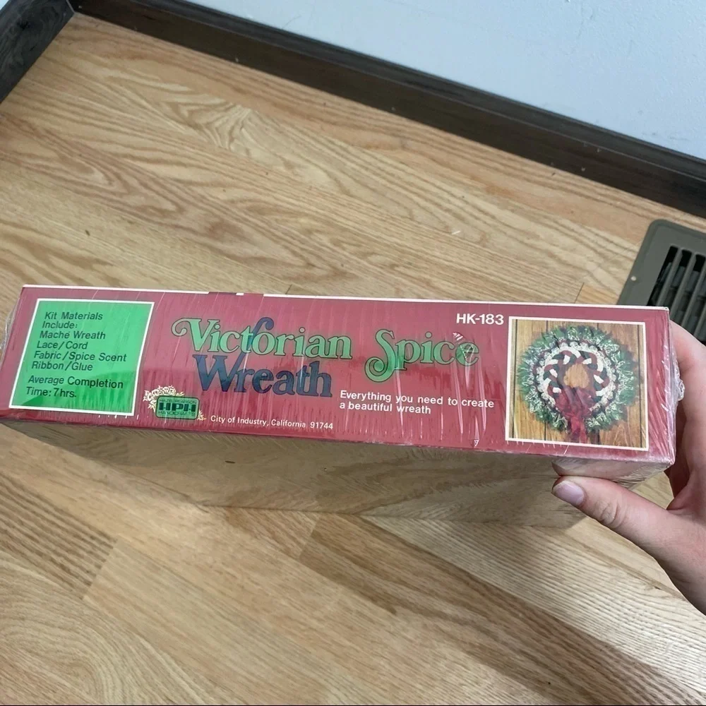 Vintage Christmas Victorian Spice Wreath Craft Kit NEW 19” Diameter